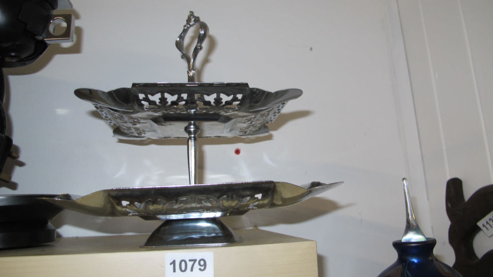 Lot 1079: metal cake stand