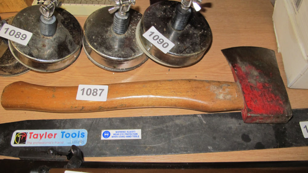 Lot 1087: axe