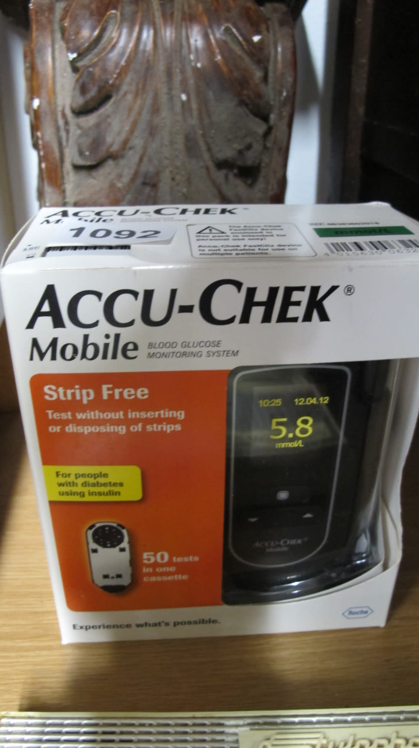 Lot 1092: blood glucose monitor