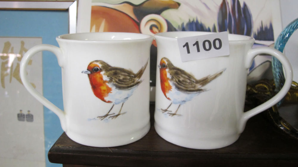 Lot 1100: Robin mugs