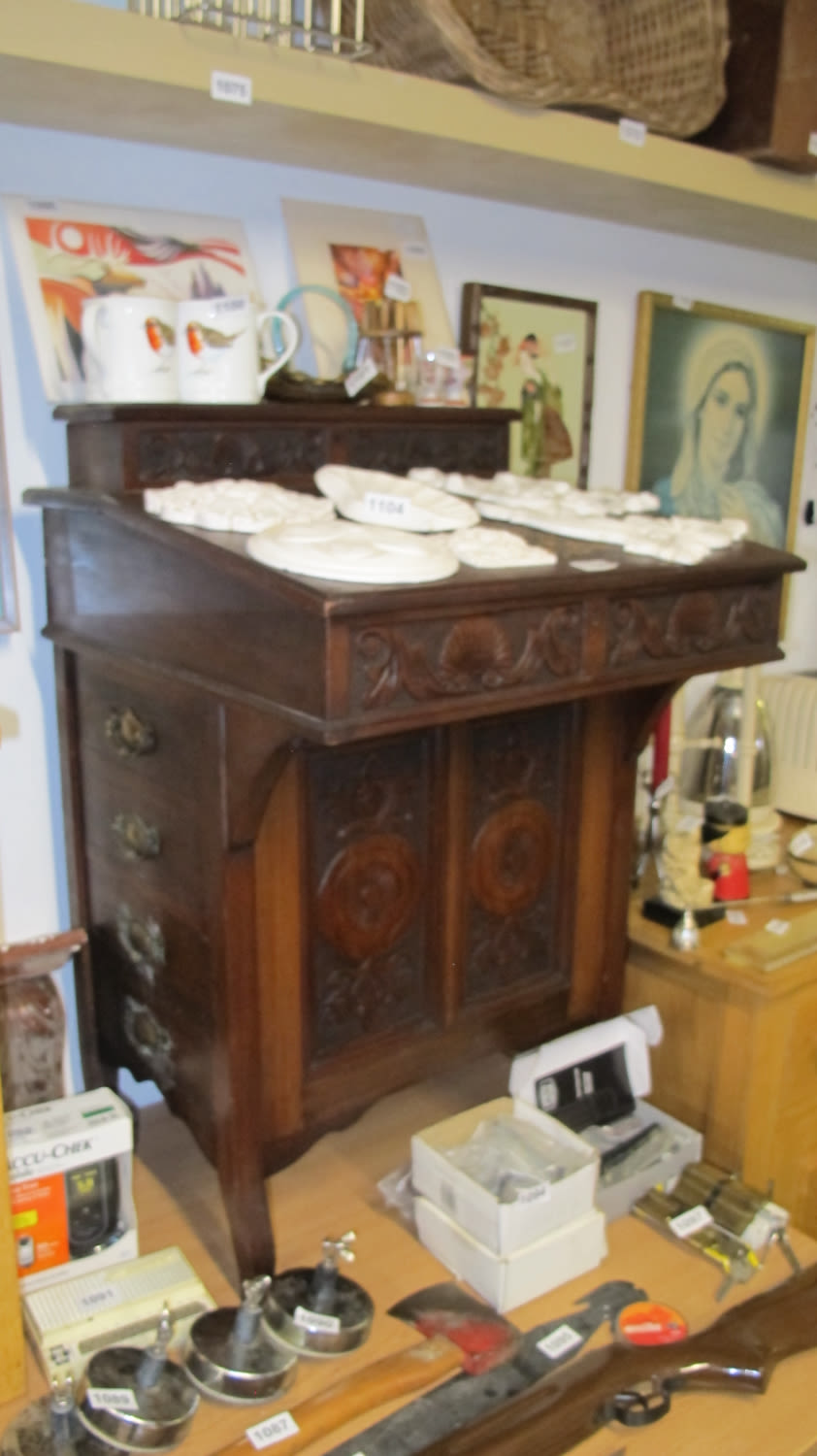 Lot 1106: antique davenport