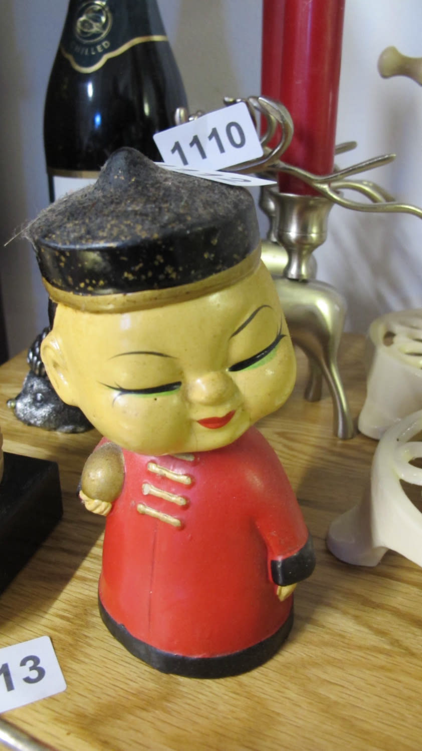 Lot 1112: Chinese figurine