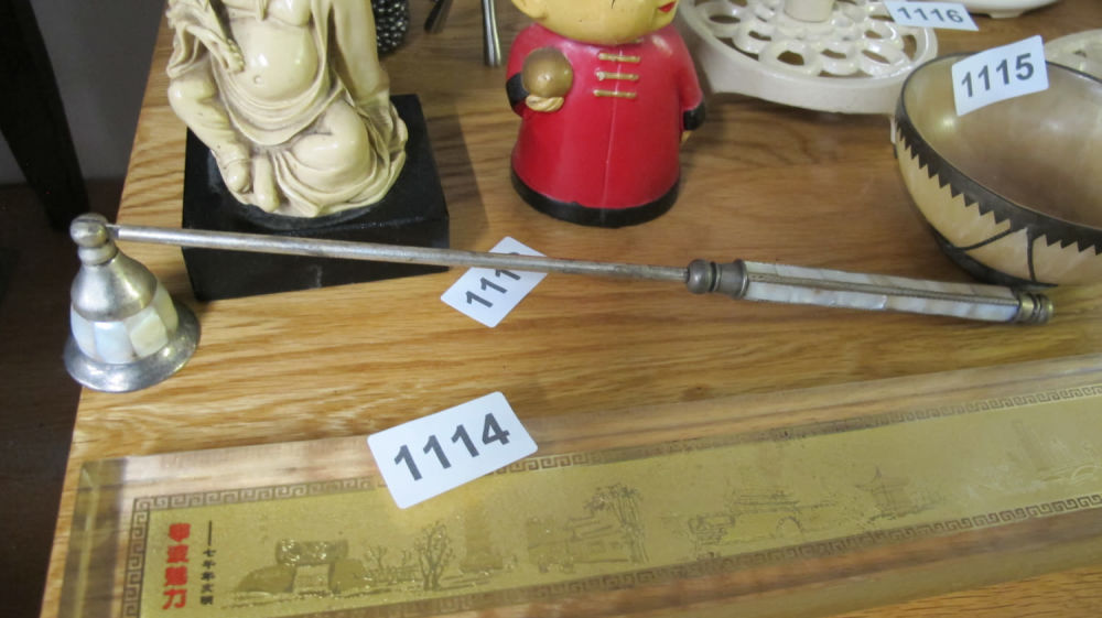 Lot 1113: candle snuffer