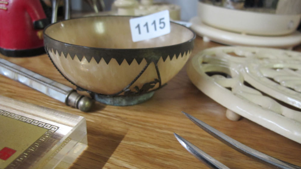 Lot 1115: Chinese bowl