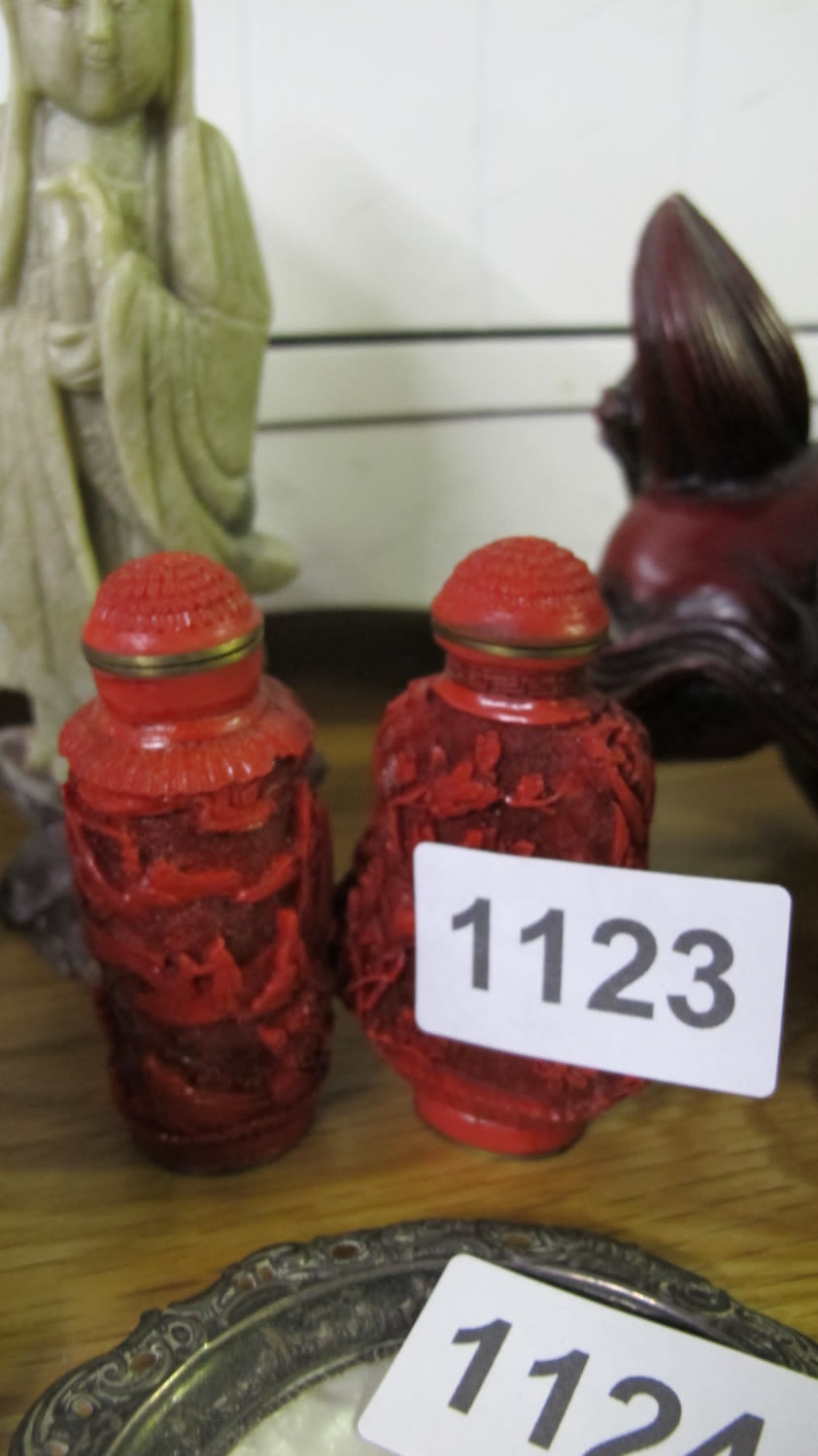 Lot 1123: snuff bottles