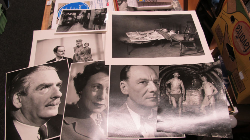 Lot 1134: qty of Bert Hardy original photographs