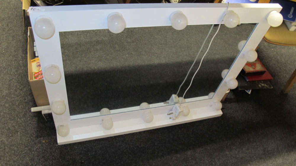 Lot 1143: light up mirror