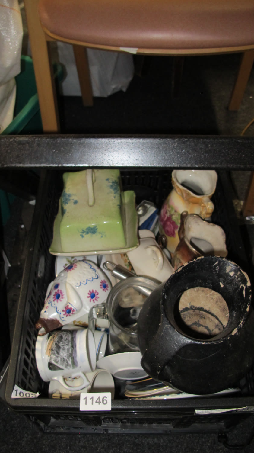 Lot 1146: box of misc