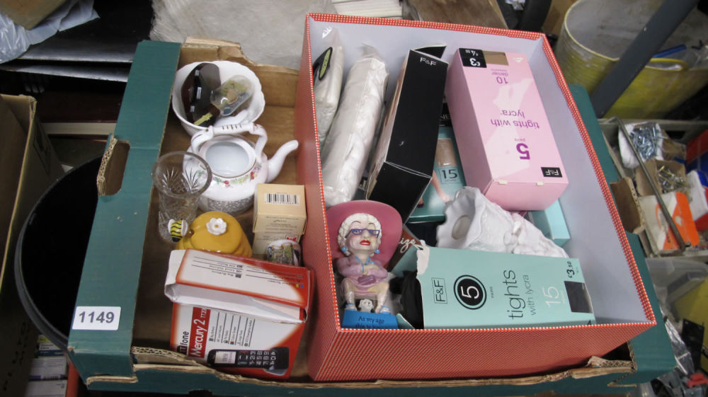 Lot 1149: box of misc