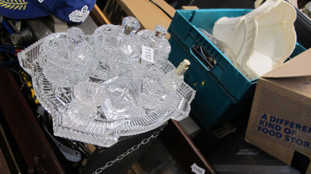 Lot 1153: glass dressing table set