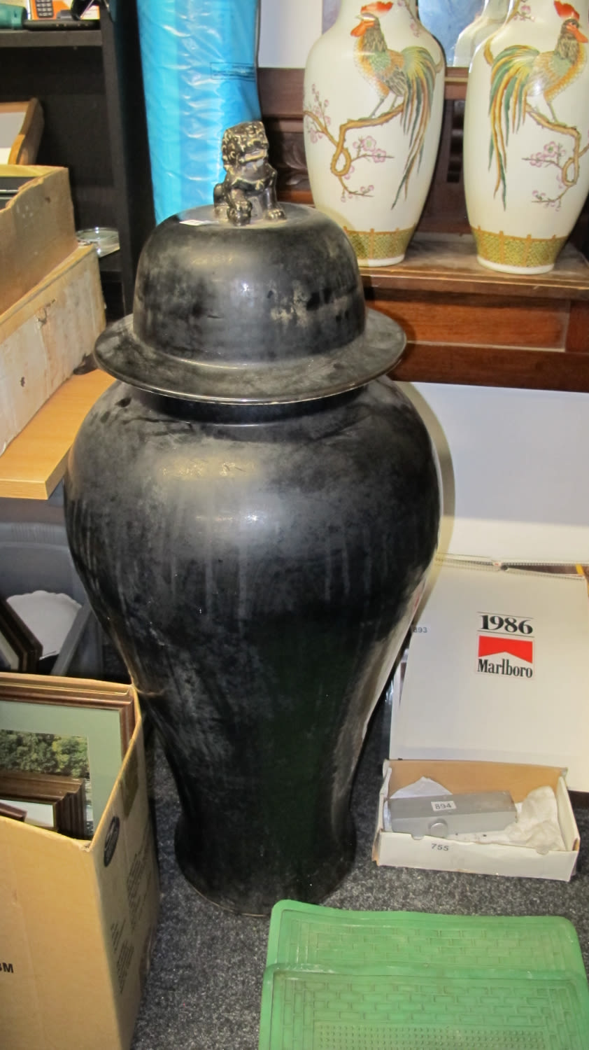Lot 1165: large Chinese floor standing temple jar with foo...