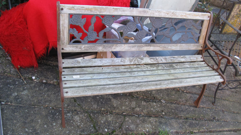 Lot 1202: bench