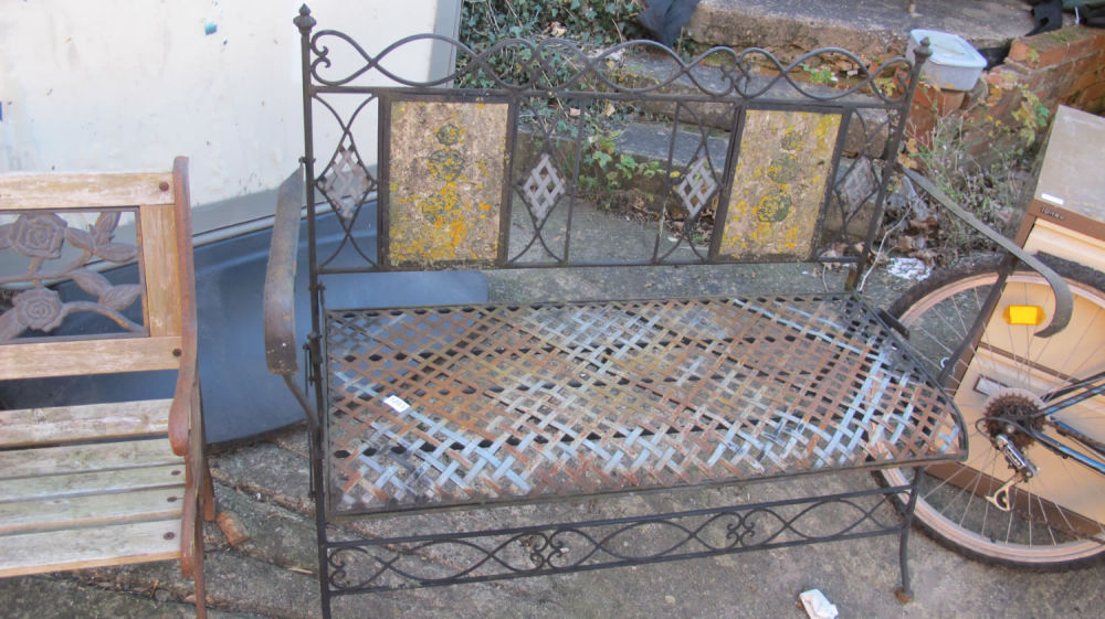 Lot 1203: bench
