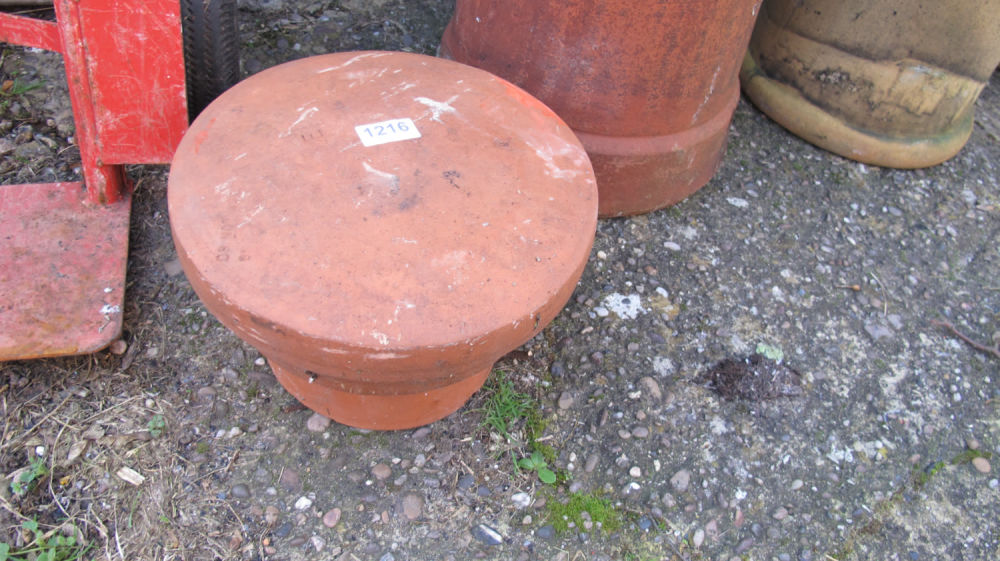 Lot 1216: terracotta stand
