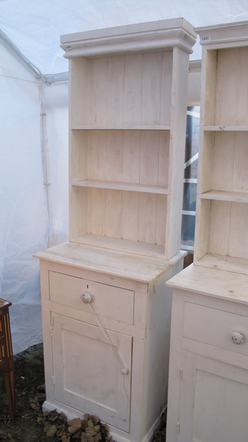 Lot 1230: kitchen unit