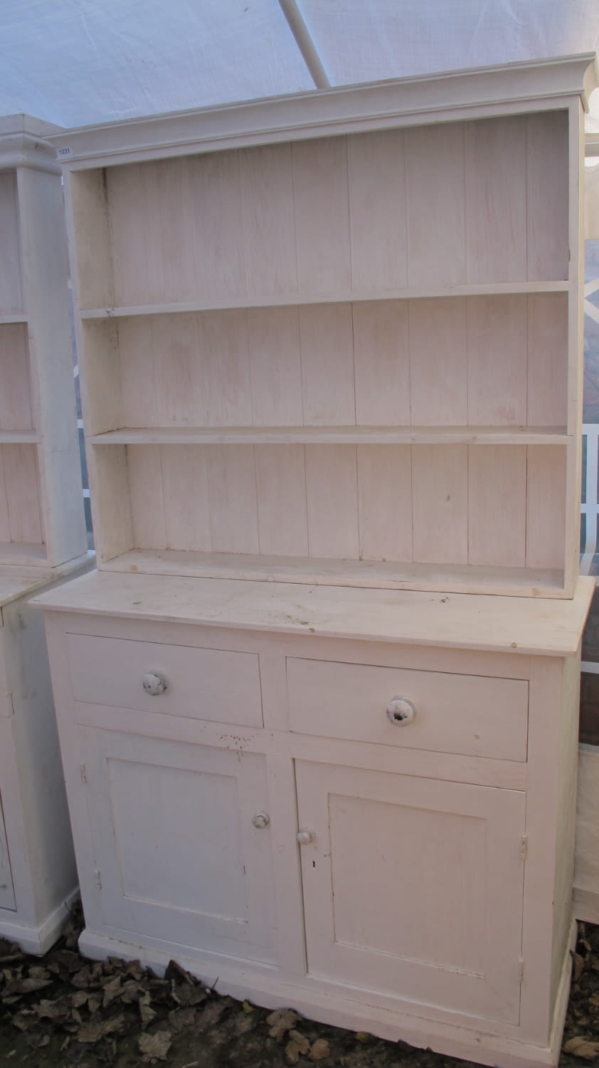 Lot 1231: kitchen dresser