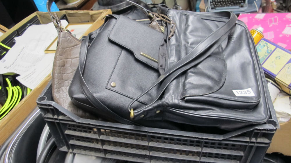 Lot 1235: tub of handbags