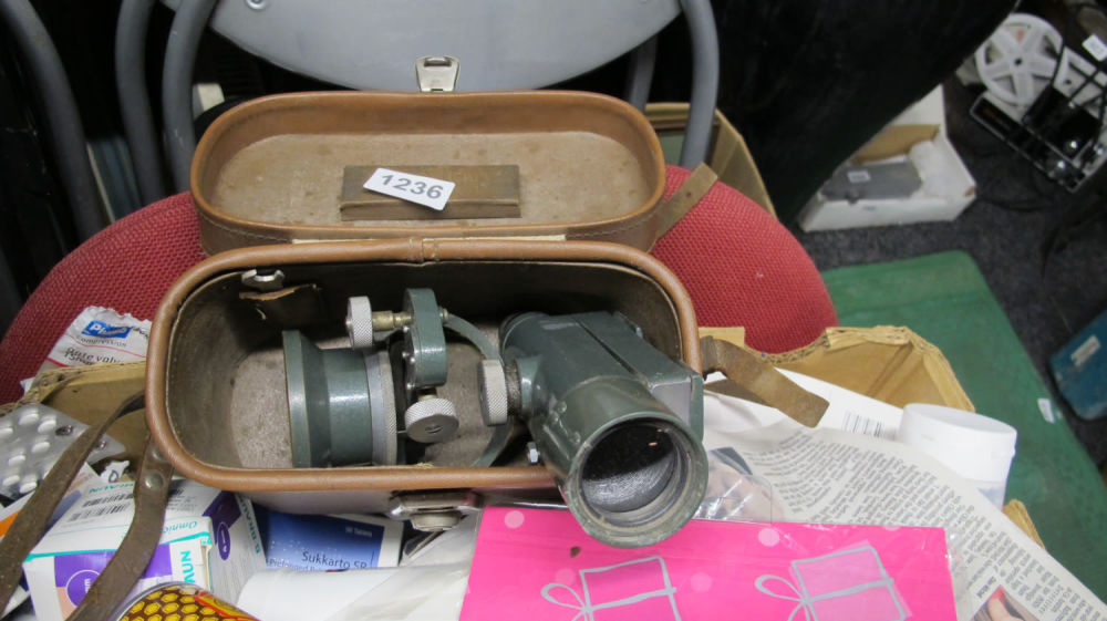 Lot 1236: cased theodolite