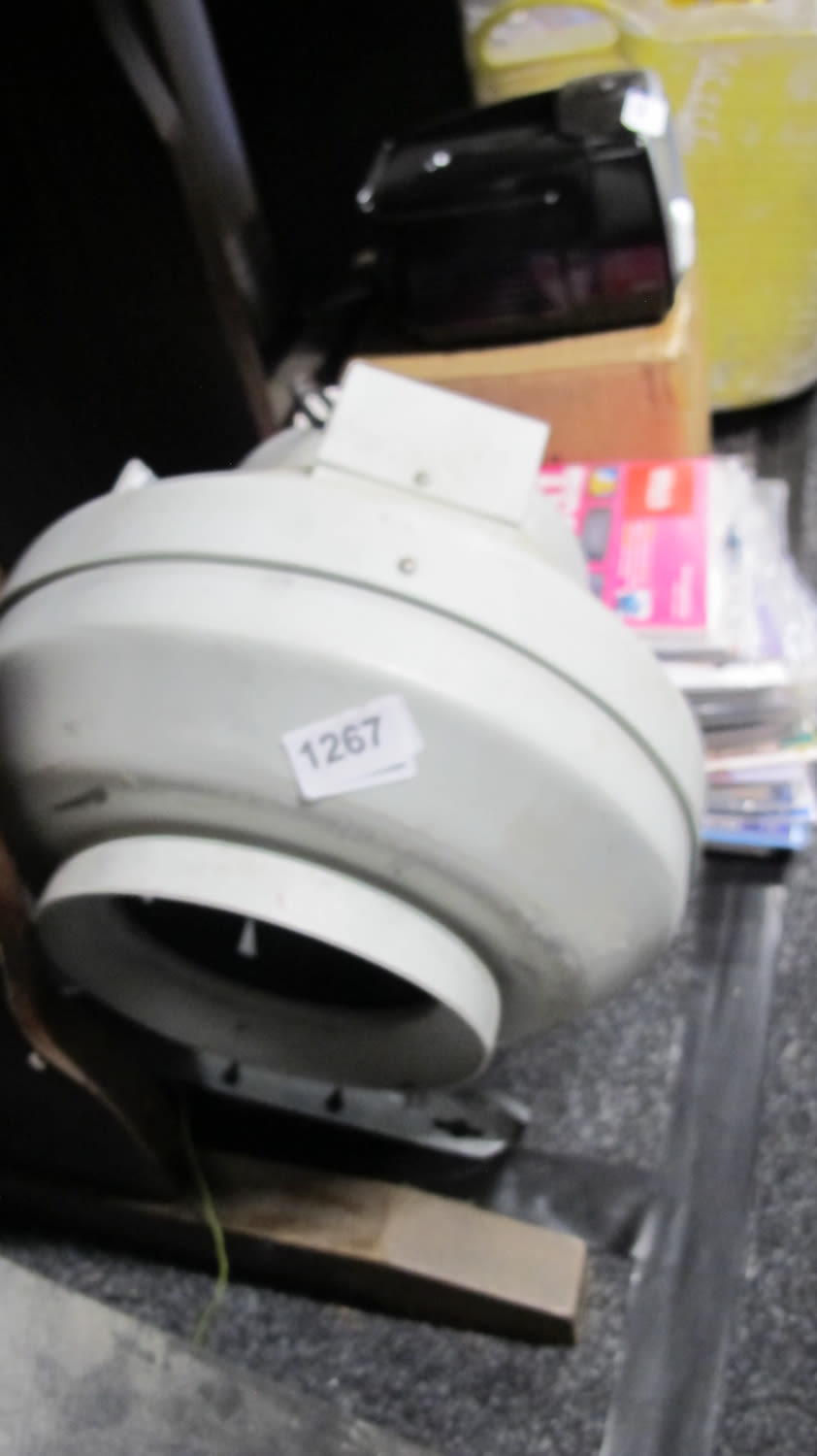 Lot 1267: extractor fan