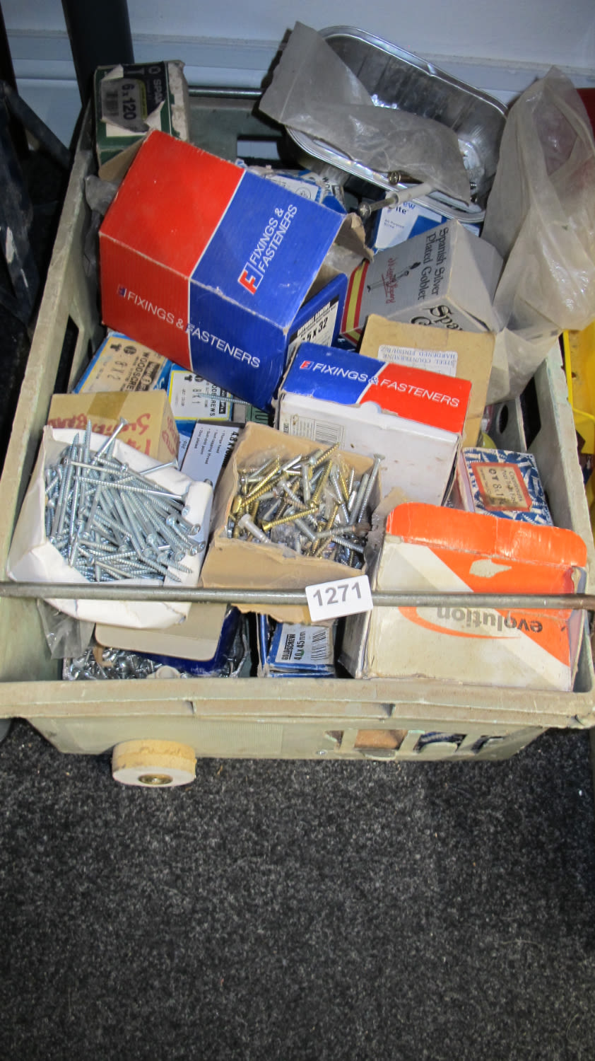 Lot 1271: box of screws