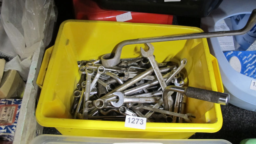 Lot 1273: tub of spanners