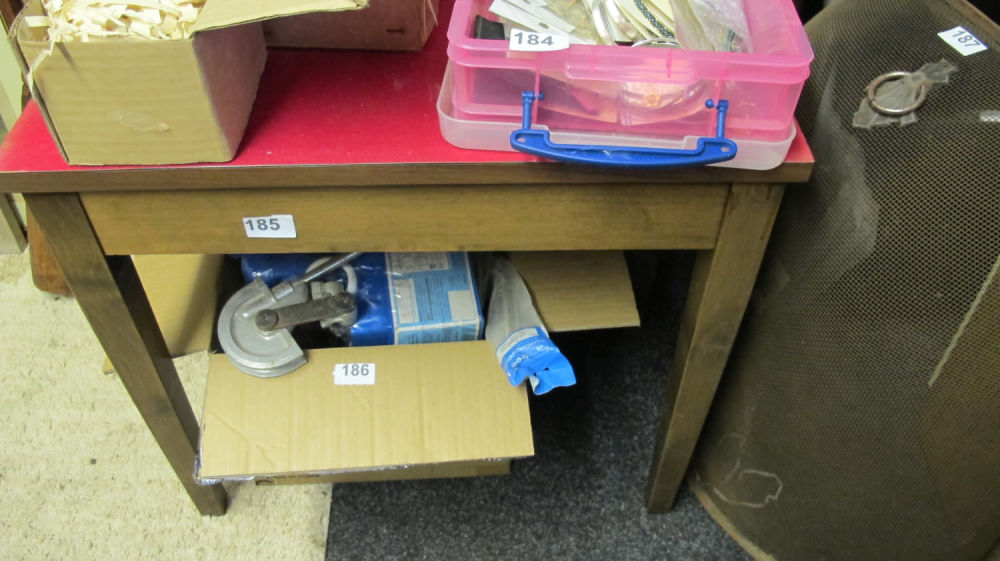 Lot 185: Vintage formica topped table