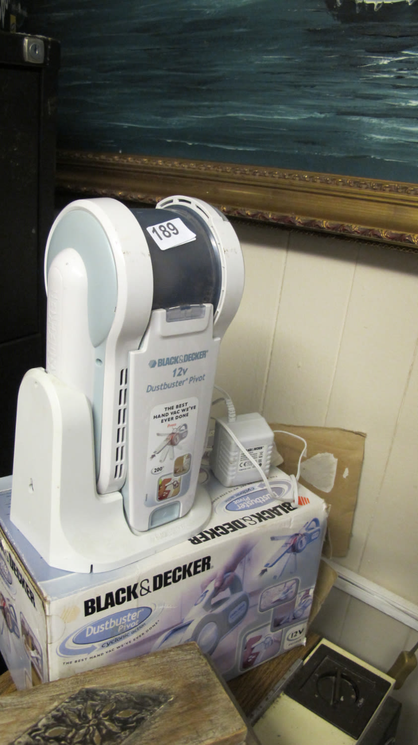 Lot 189: Rechargeable dustbuster pivot