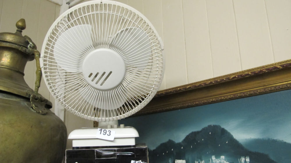 Lot 193: Desk fan