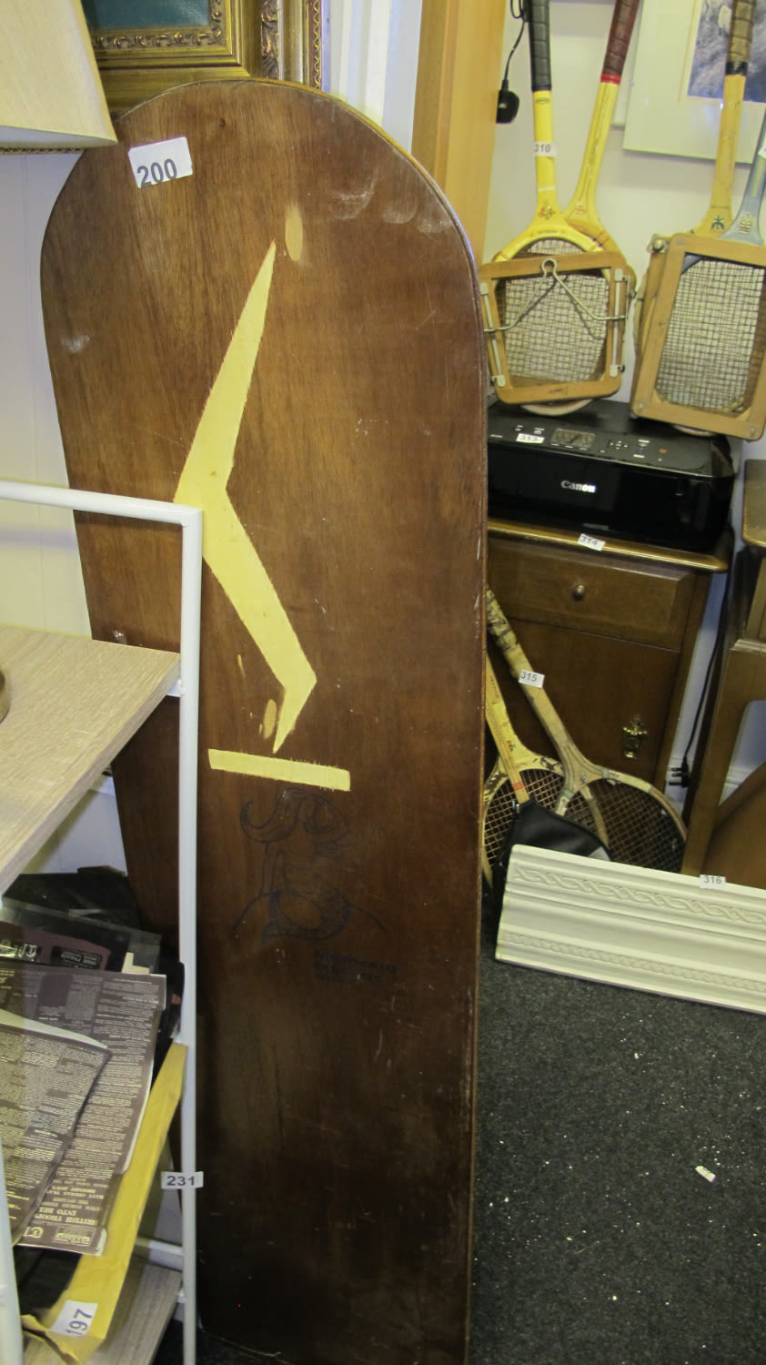 Lot 200: Surf board