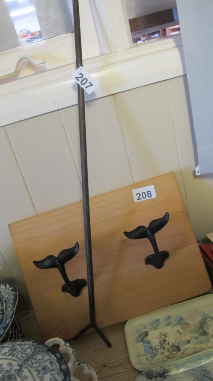 Lot 207: ***