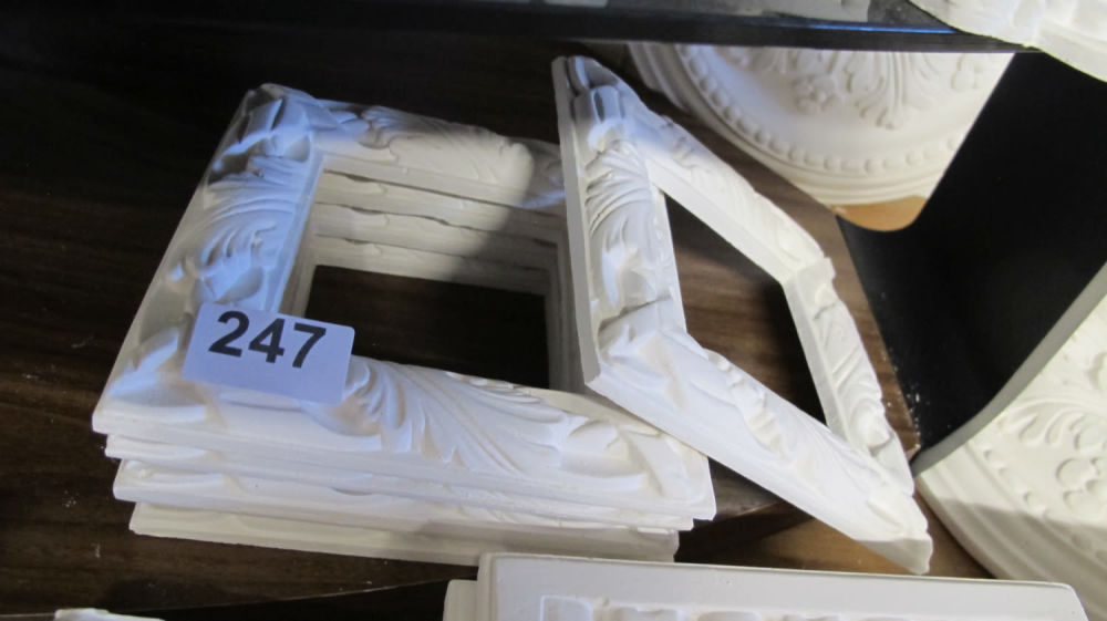 Lot 247: 5 framing plaster moulding decorations