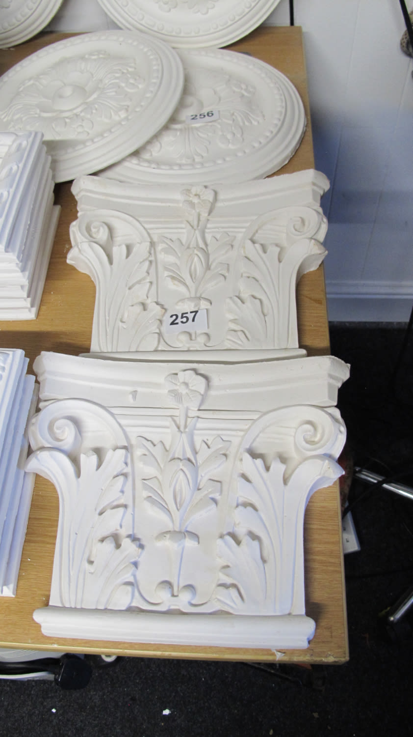 Lot 257: 2 beautiful plaster mouldings. The dimensions are height...