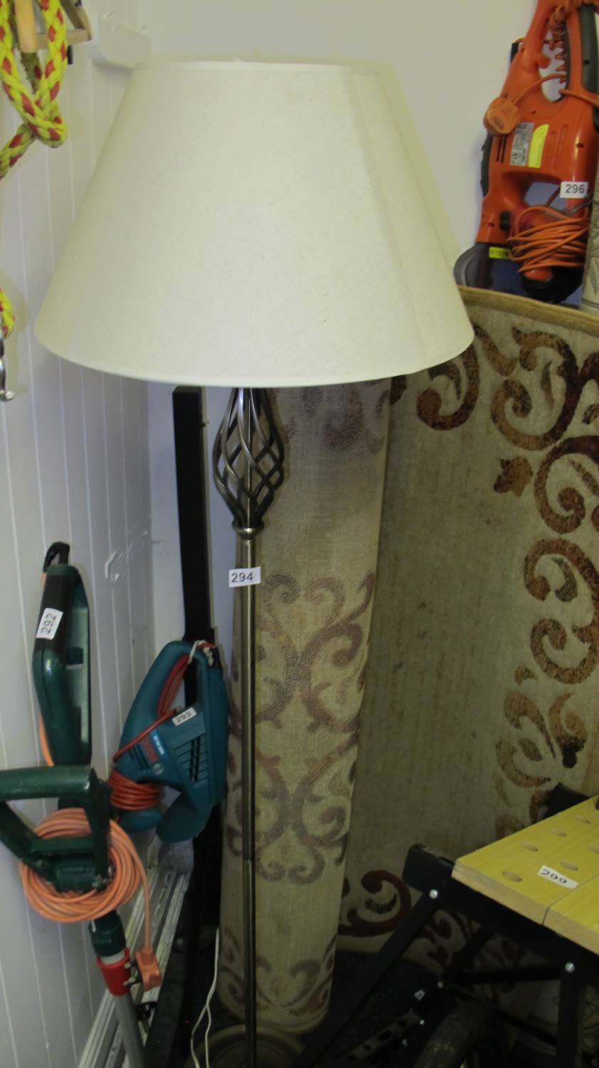 Lot 294: Floor standing lamp