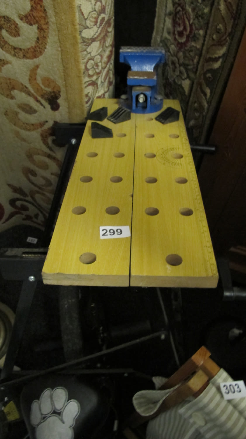 Lot 299: Workmate with vice