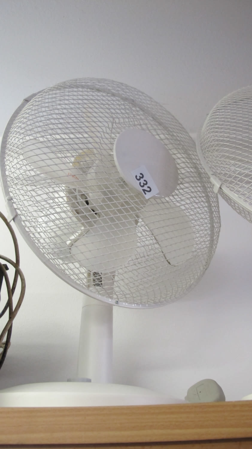 Lot 332: Desk fan