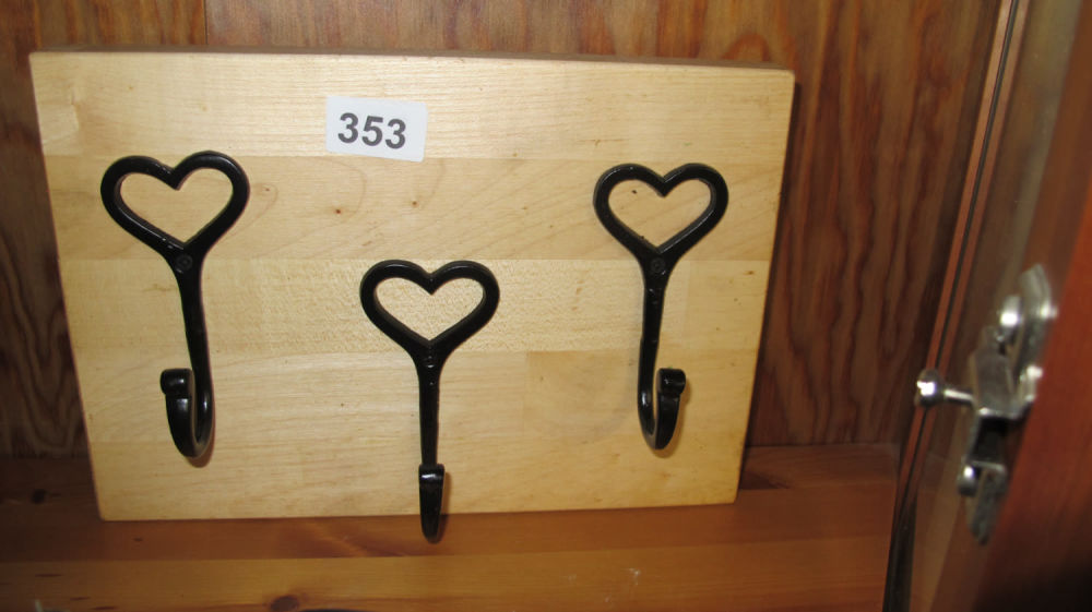 Lot 353: Coat hooks
