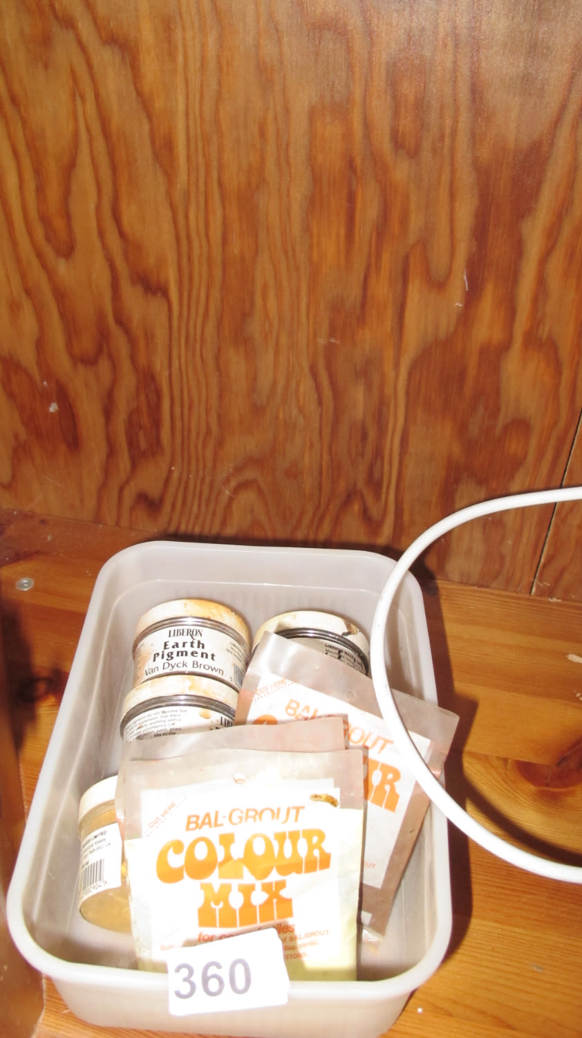 Lot 360: A tub of grout dyes