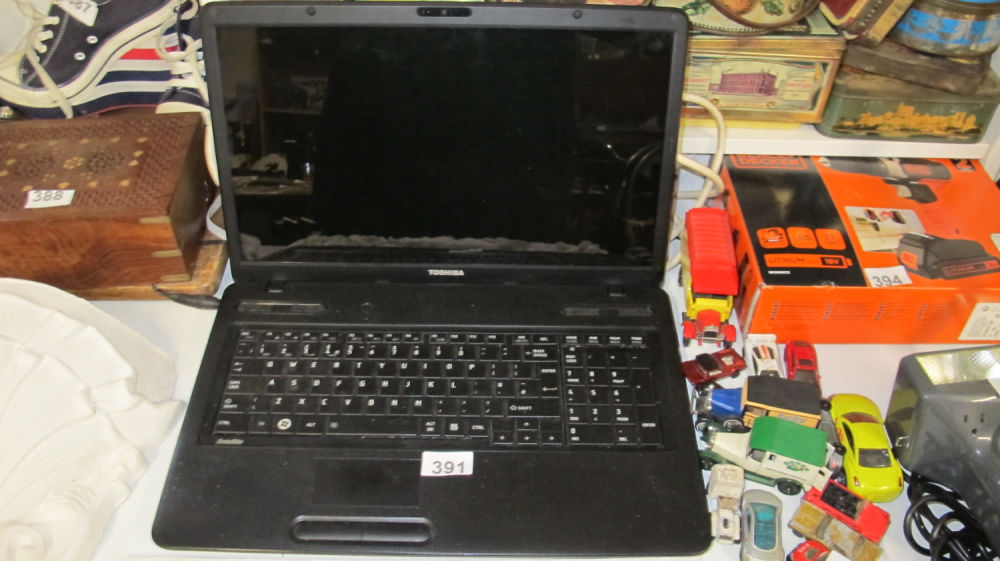 Lot 391: Toshiba laptop