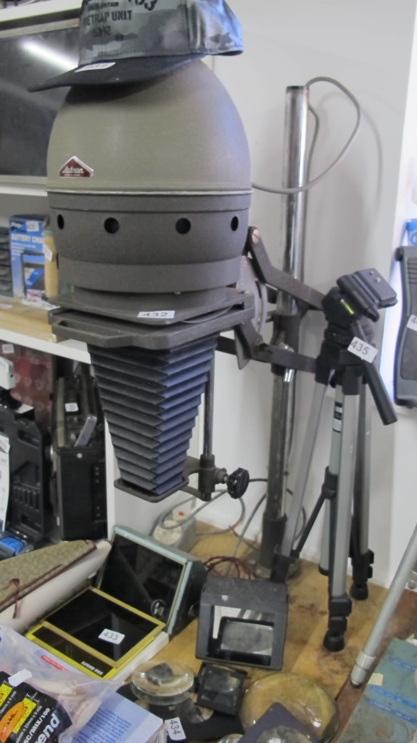 Lot 432: Photographic enlarger