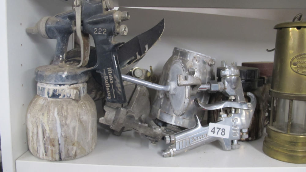 Lot 478: Paint spray guns