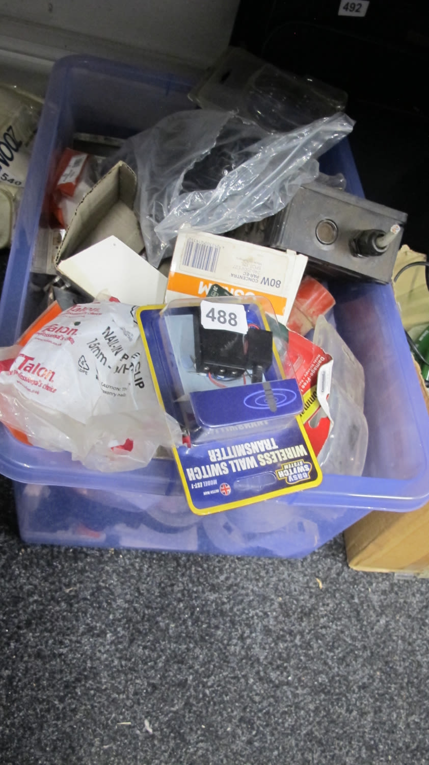 Lot 488: A tub of misc.