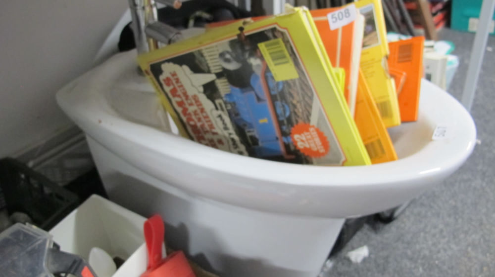 Lot 507: A bidet