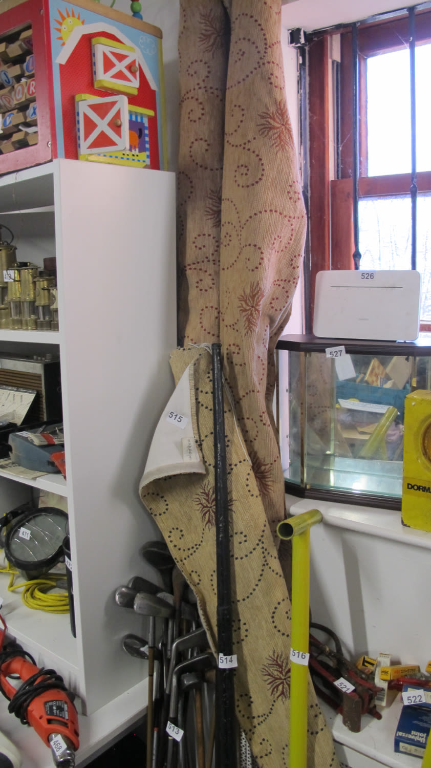 Lot 515: 2 blackout blinds