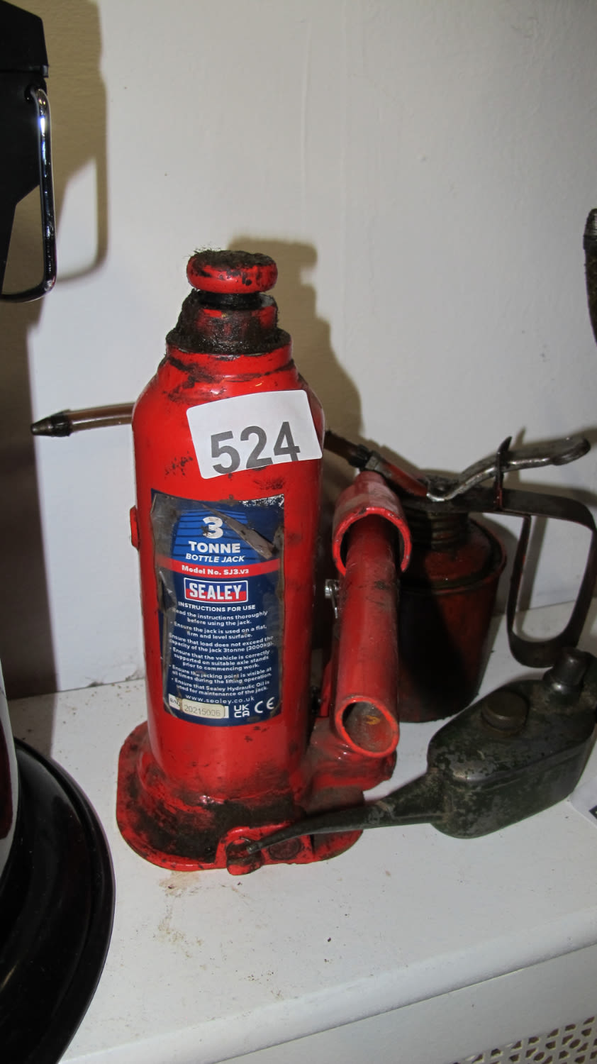 Lot 524: 3 tonne bottle jack