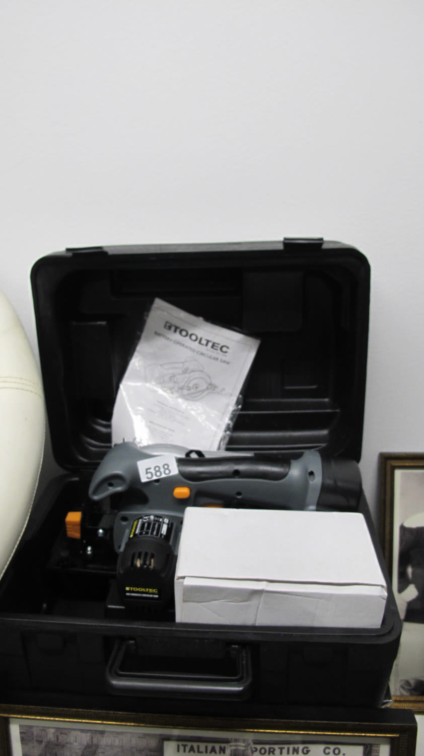 Lot 588: battery operated circular saw