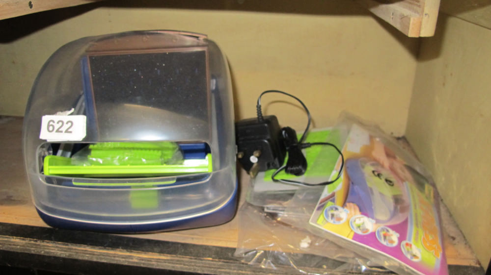 Lot 622: Crayola printing toy