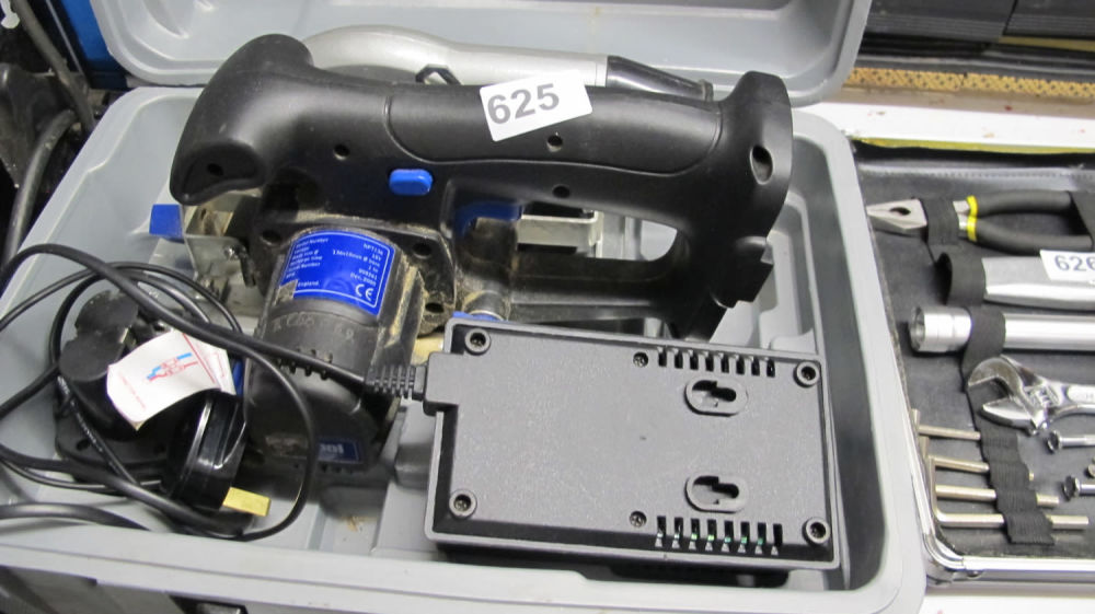 Lot 625: battery saw