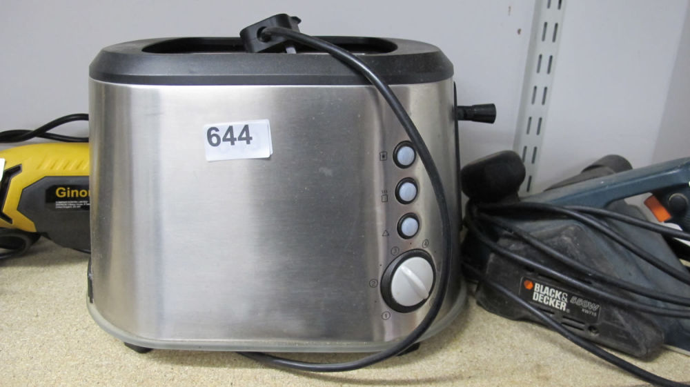 Lot 644: toaster