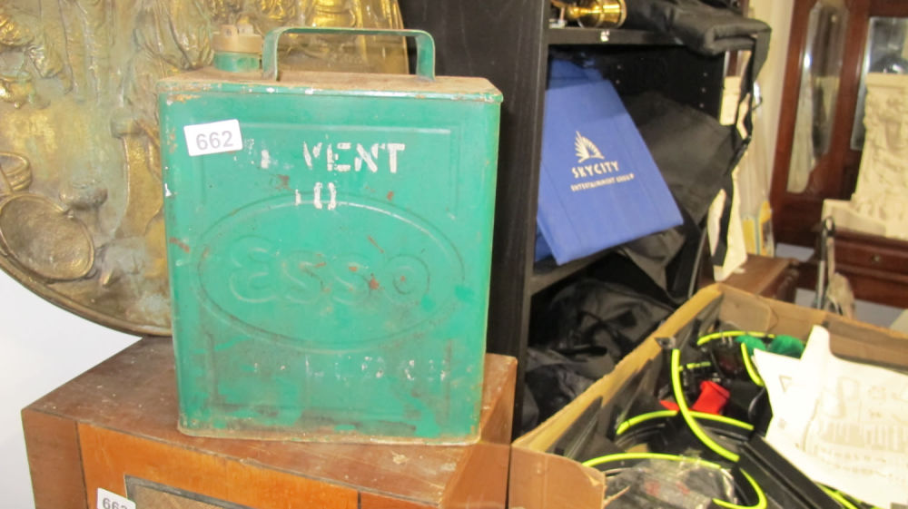 Lot 662: esso tin