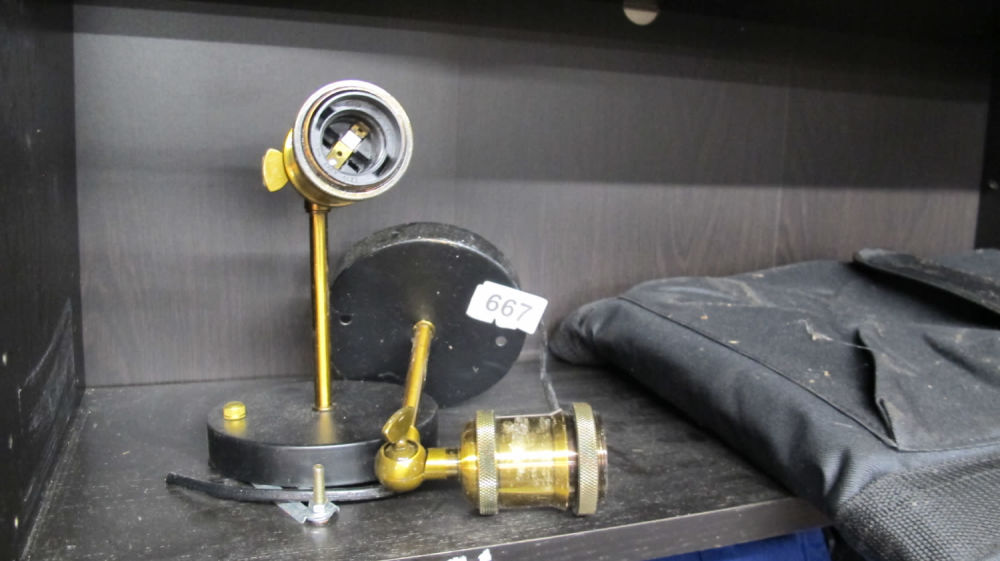 Lot 667: light fittings